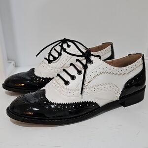 Monroe & Main Black and White Wingtip Loafers